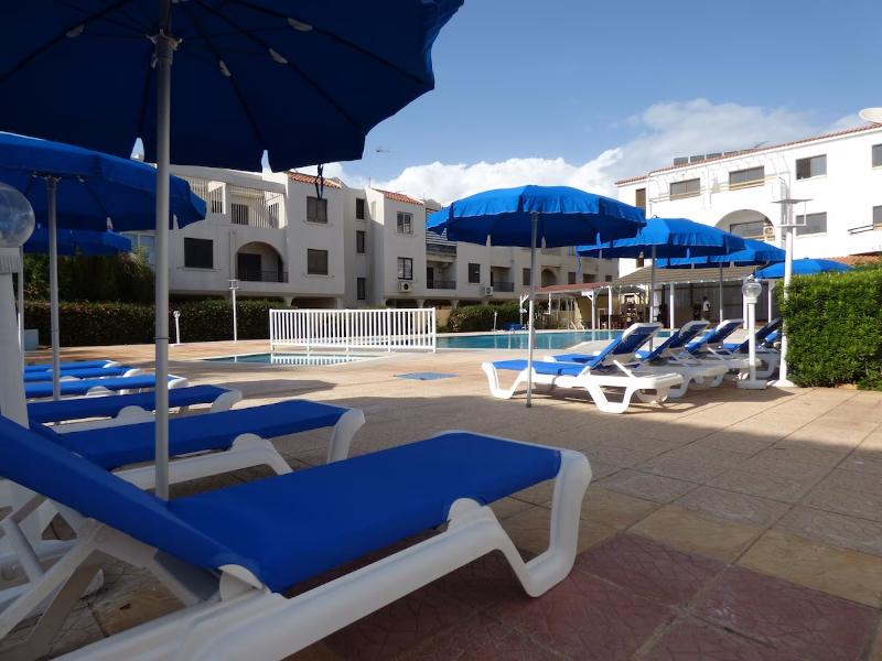 Amore Protaras Apartments - Havuz