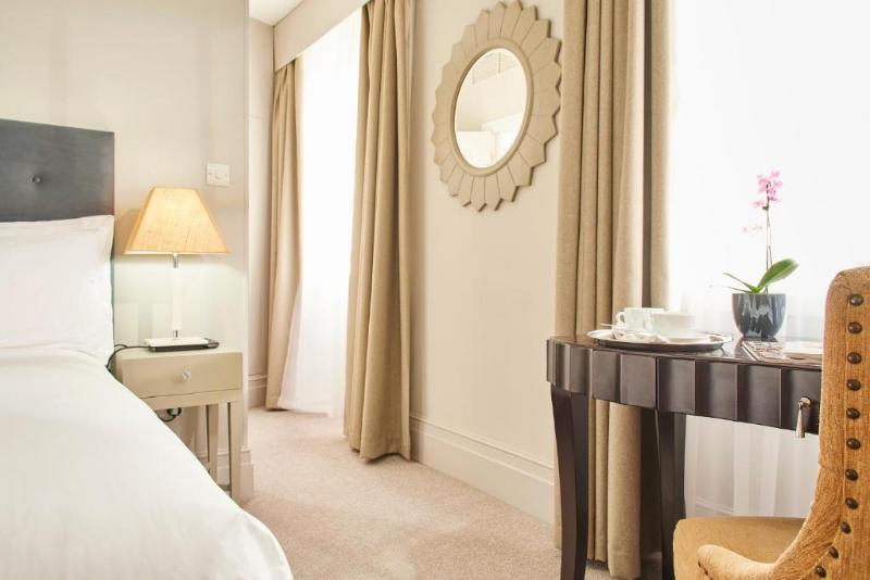 Tophams Hotel Belgravia - Oda
