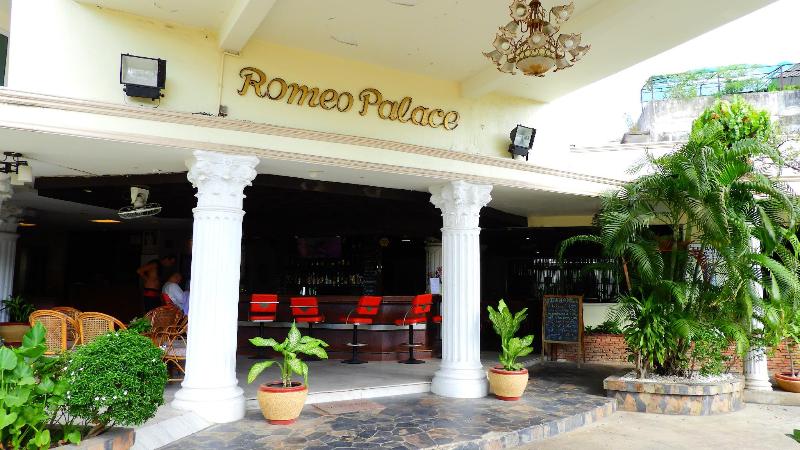 Romeo Palace - Genel