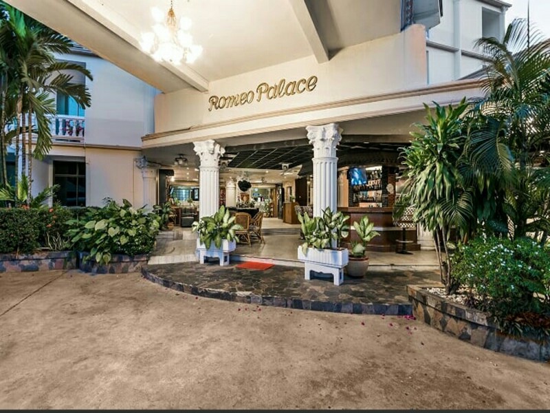 Romeo Palace - Genel