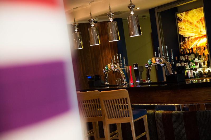 Drayton Manor Hotel - Bar
