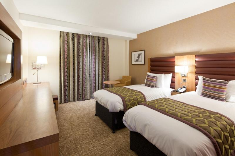 Drayton Manor Hotel - Oda