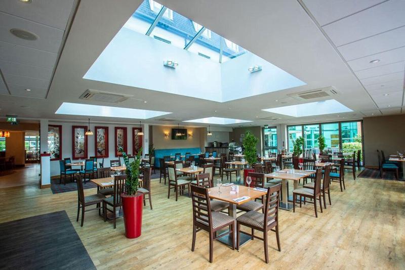 Drayton Manor Hotel - Oda