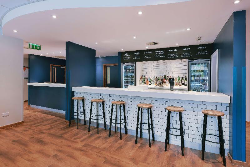 Travelodge Swansea Central - Bar