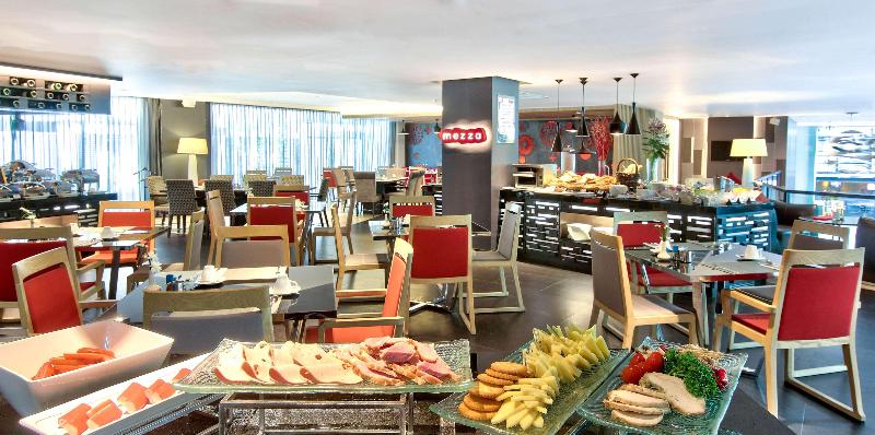Park Plaza Bangkok Soi 18 - Restoran