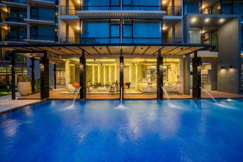 Altera Hotel and Residence by At Mind - Havuz