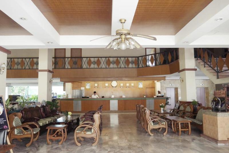 Mike Beach Resort - Lobi