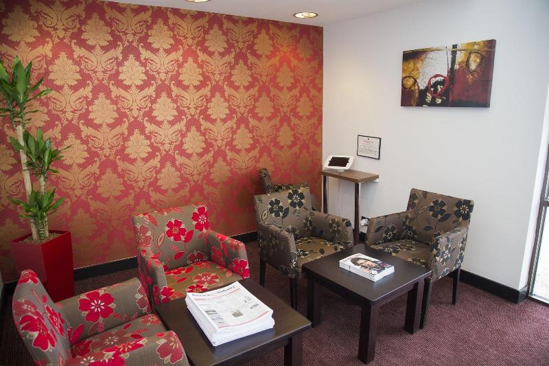 Ramada Cambridge - Lobi
