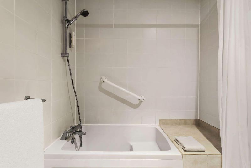 Ramada Cambridge - Oda