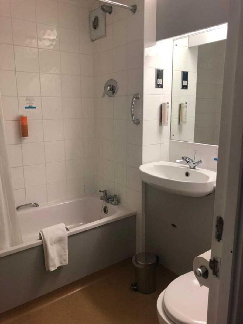 Days Inn Fleet M3 - Oda