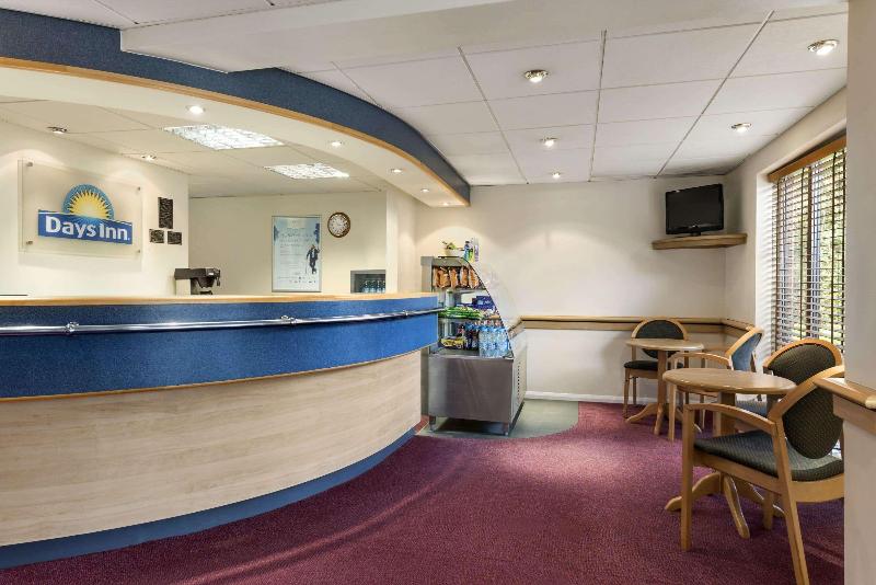 Days Inn Michaelwood M5 - Lobi