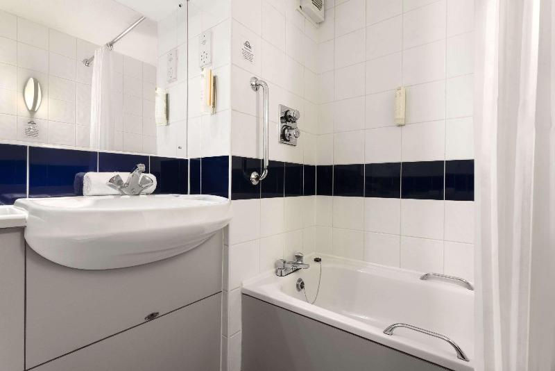Days Inn Michaelwood M5 - Oda
