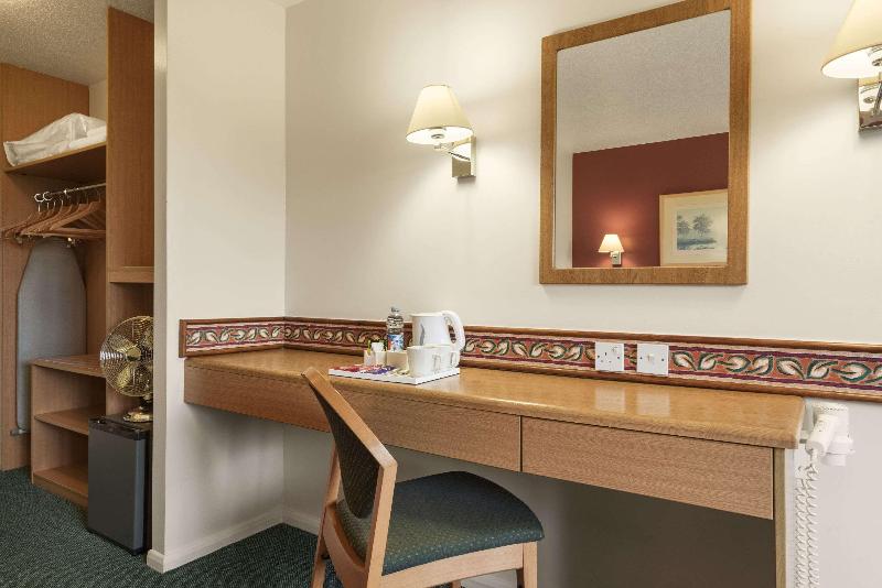 Days Inn Michaelwood M5 - Oda