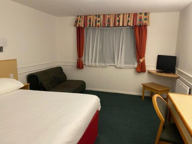 Days Inn Michaelwood M5 - Oda