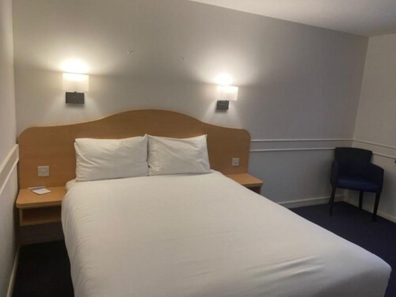 Days Inn Michaelwood M5 - Oda