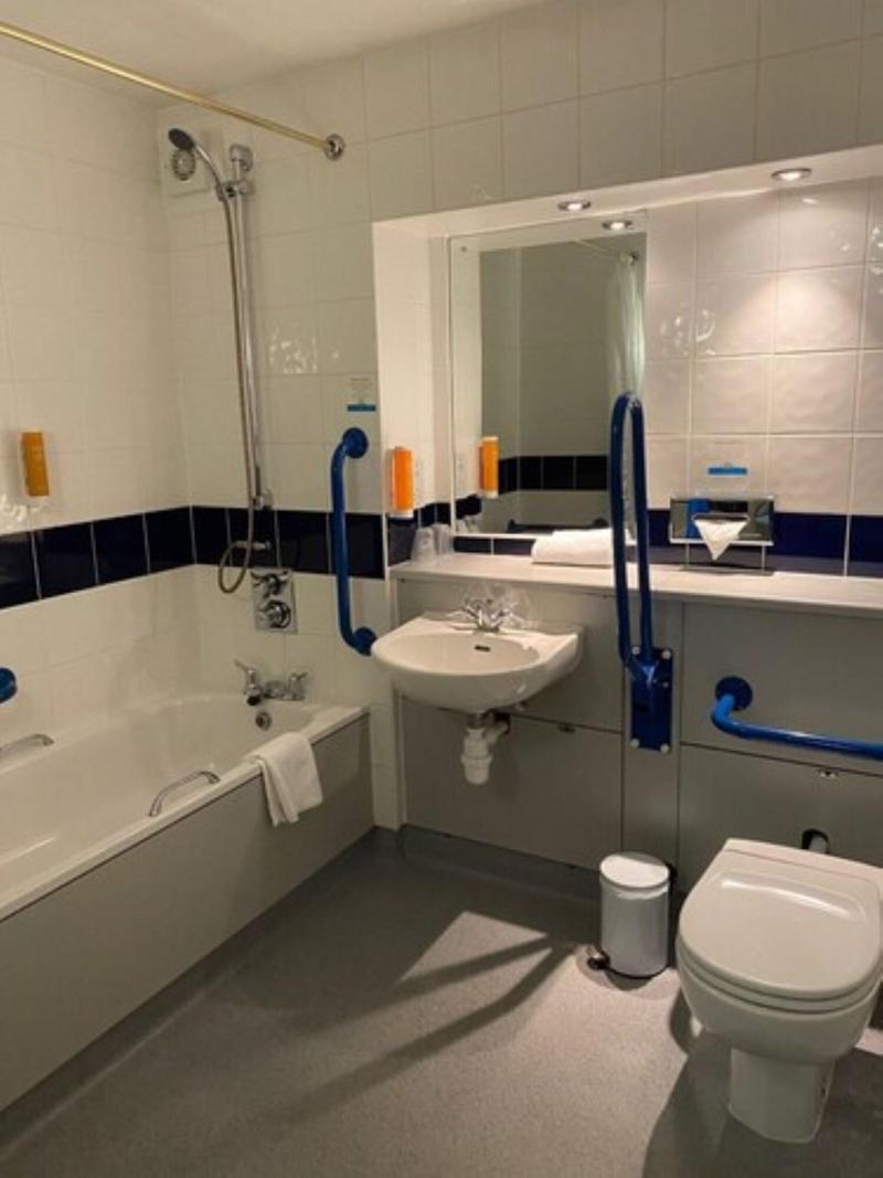 Days Inn Michaelwood M5 - Oda