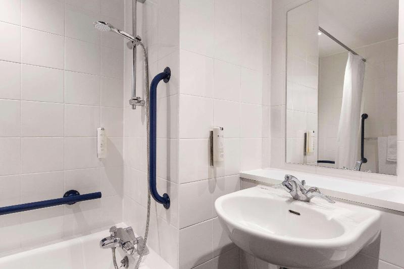 Ramada Milton Keynes - Oda