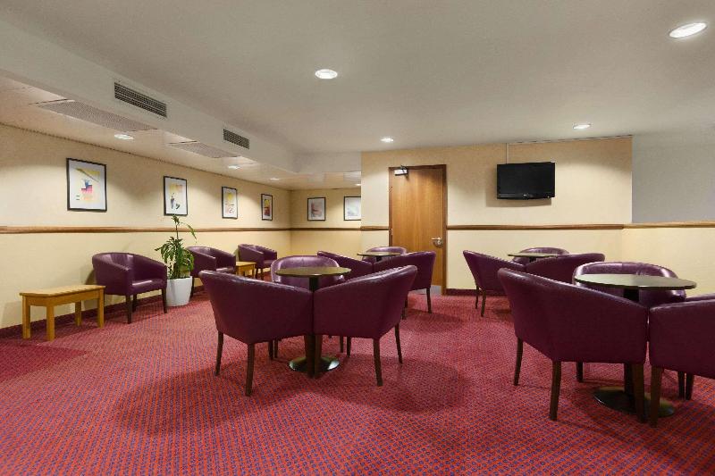 Days Inn Stevenage North - Bar