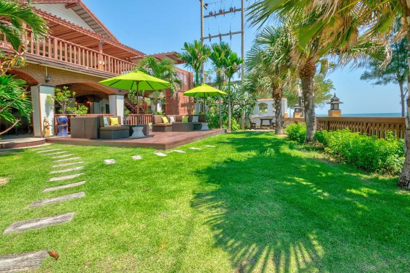 Palm Beach Resort & Hotel - Genel