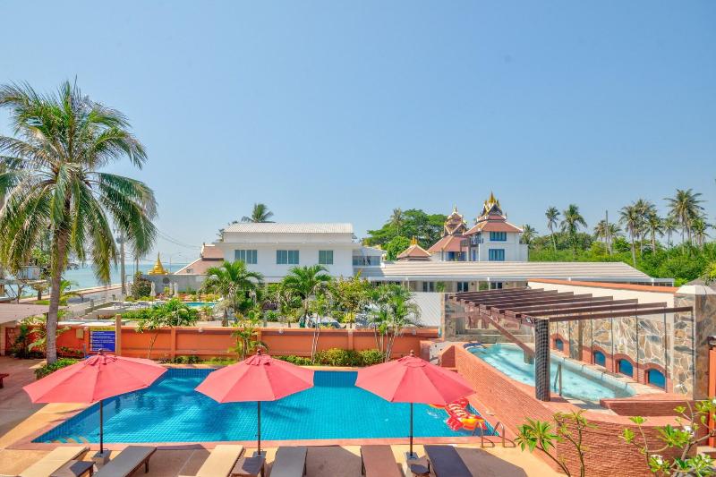 Palm Beach Resort & Hotel - Havuz