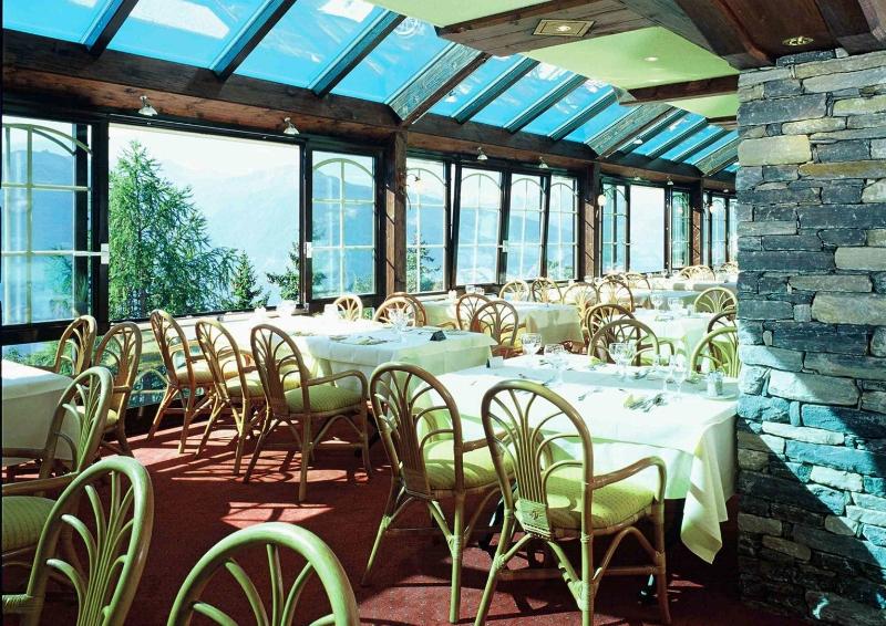 Le Mont Paisible - Toplantı