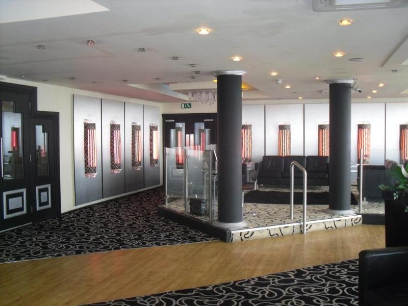 Tiffany's Hotel - Lobi