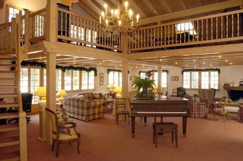 Waldhotel Doldenhorn - Lobi