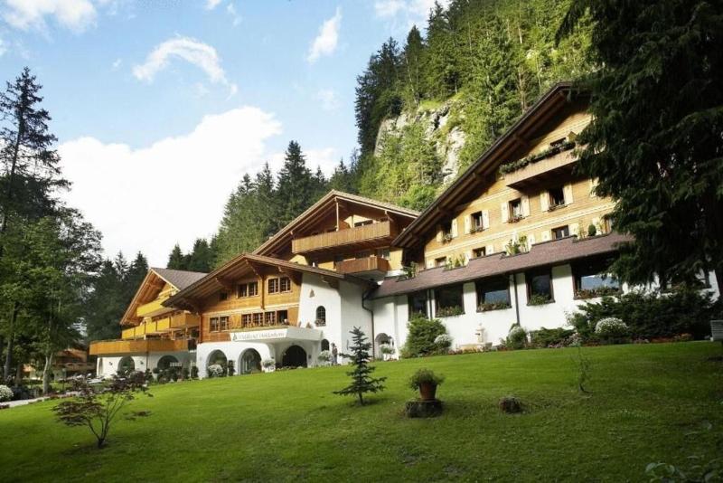 Waldhotel Doldenhorn - Genel