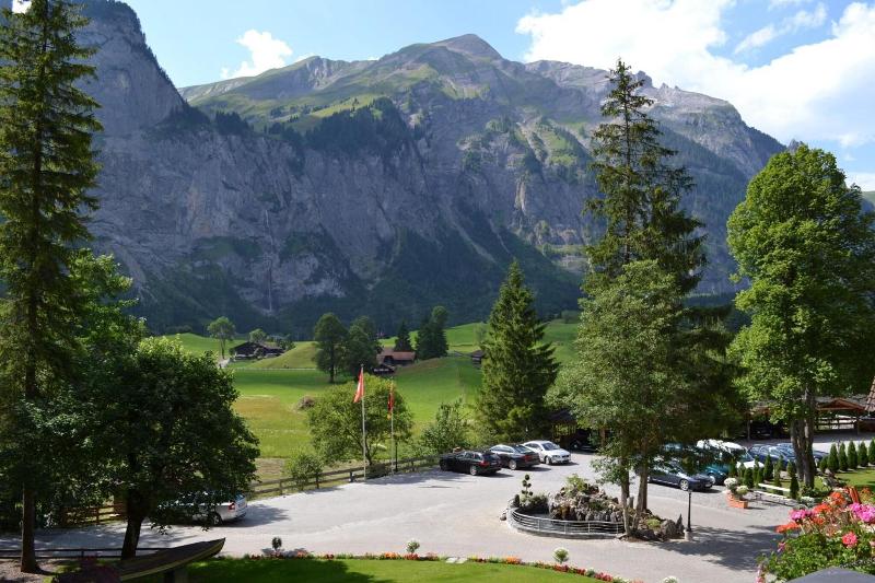 Waldhotel Doldenhorn - Genel