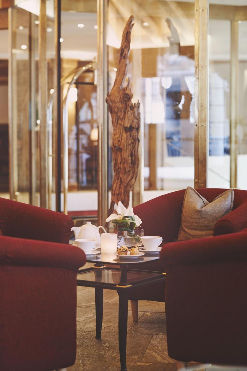 Waldhuus  Hotel - Lobi