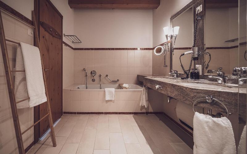 Waldhuus  Hotel - Oda
