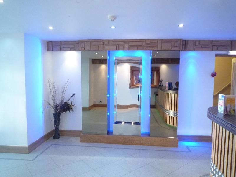 Ambassador Hotel - Lobi