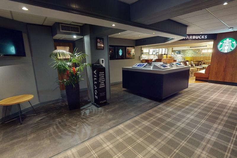 Village Hotel Manchester Hyde - Lobi
