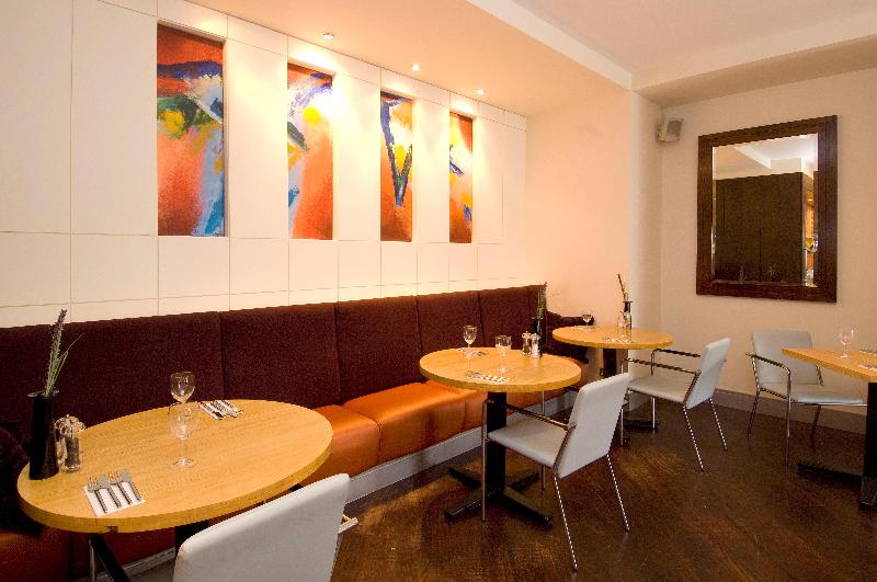 Premier Inn Manchester Old Trafford - Restoran