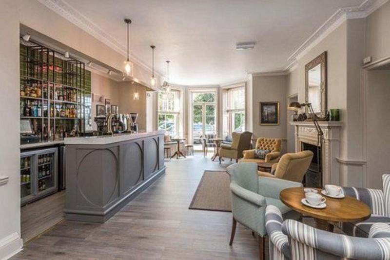 Lansdown Grove - Bar