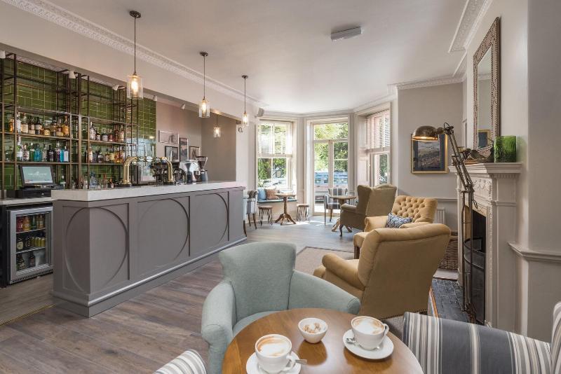 Lansdown Grove - Bar