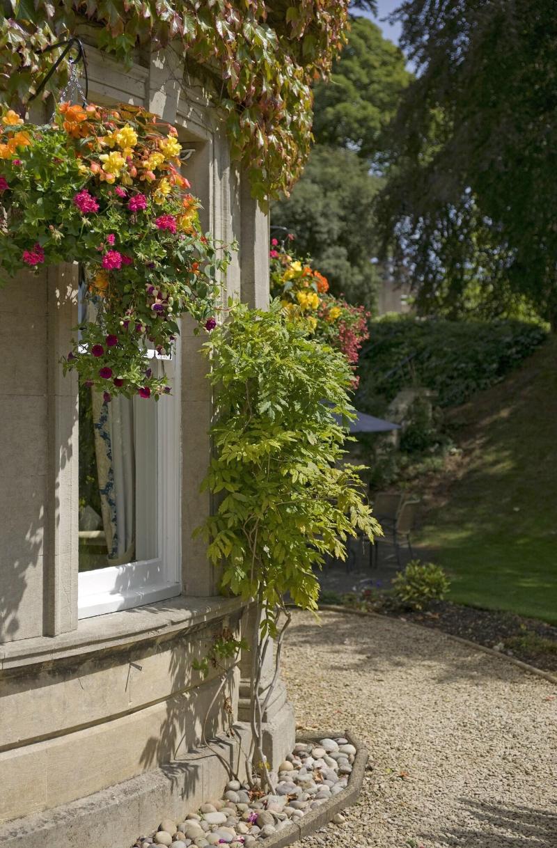 Lansdown Grove - Genel