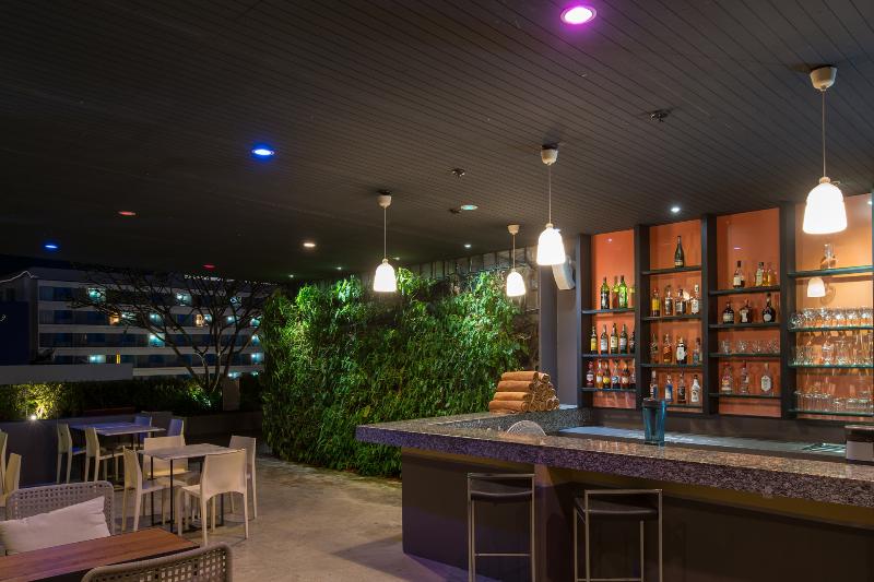 Page 10 Hotel Pattaya - Teras