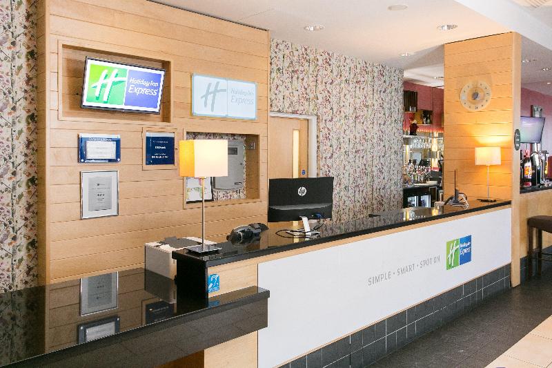 Holiday Inn Express Antrim - Lobi