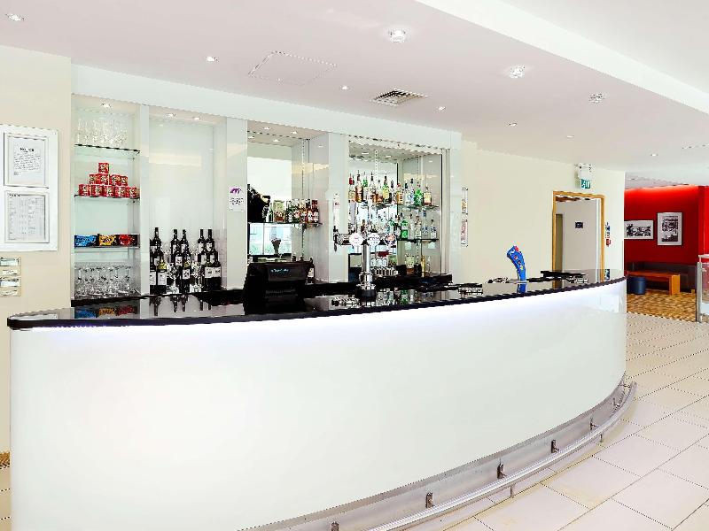 Travelodge Milton Keynes at The Hub - Lobi