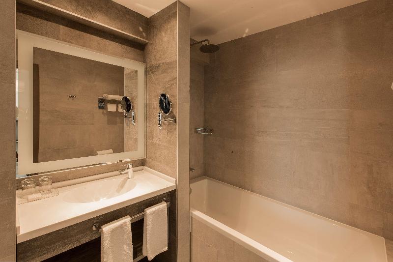 Park Inn by Radisson Baku Hotel - Oda