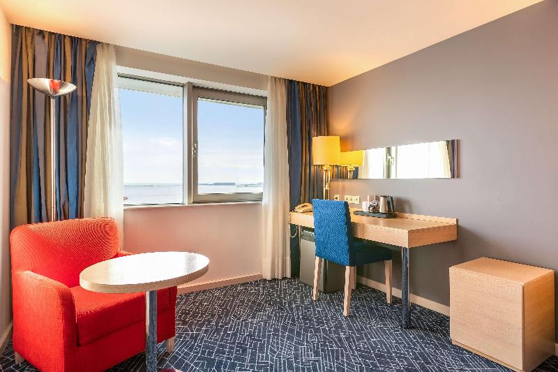 Park Inn by Radisson Baku Hotel - Oda