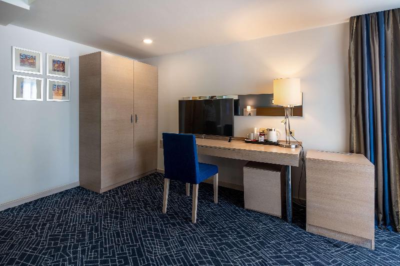 Park Inn by Radisson Baku Hotel - Oda
