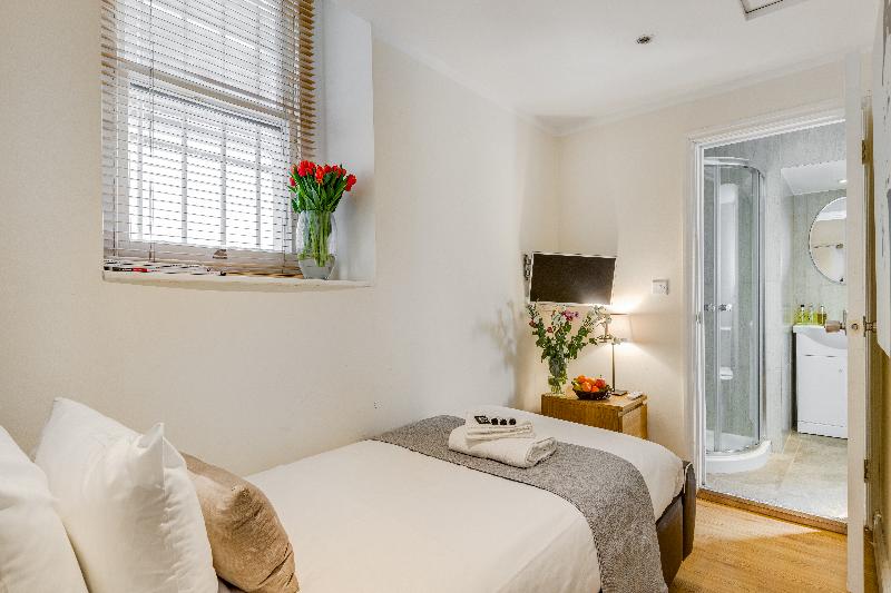 1 Lexham Gardens - Oda