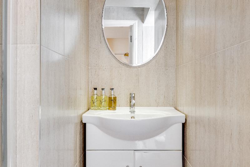 1 Lexham Gardens - Oda