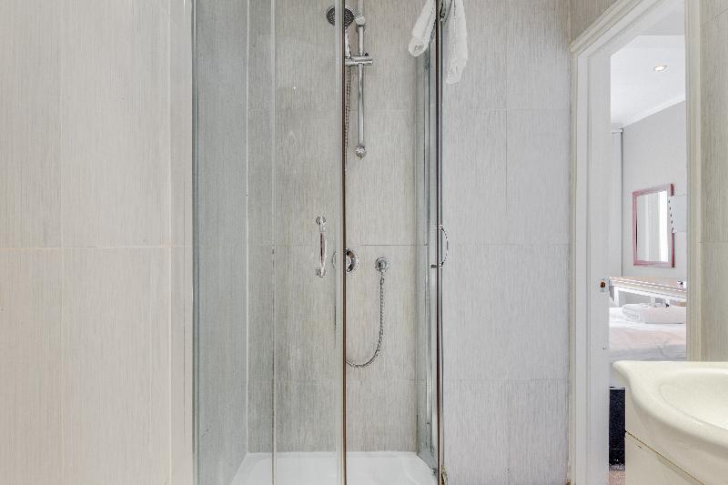1 Lexham Gardens - Oda