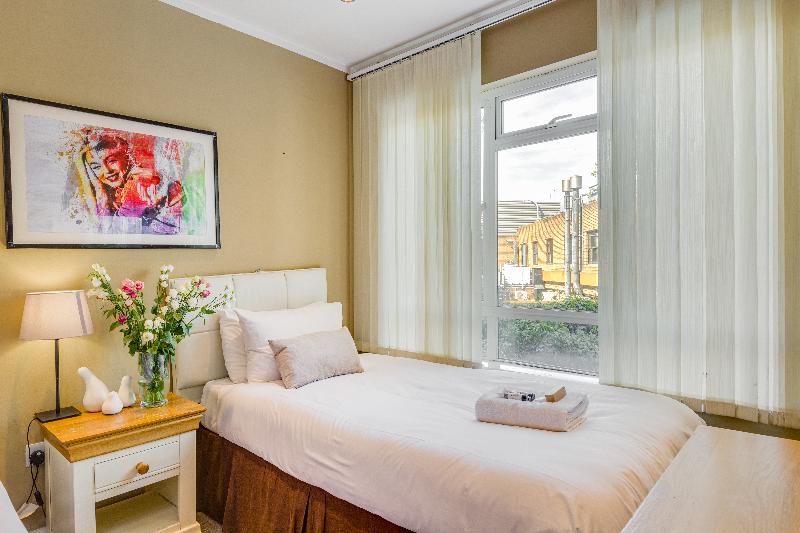 1 Lexham Gardens - Oda