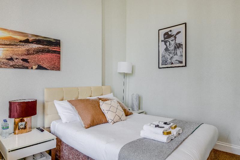 1 Lexham Gardens - Oda