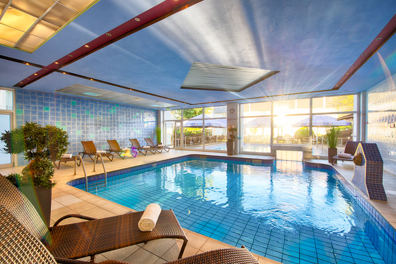 Leonardo Hotel Düsseldorf Airport - Ratingen - Havuz