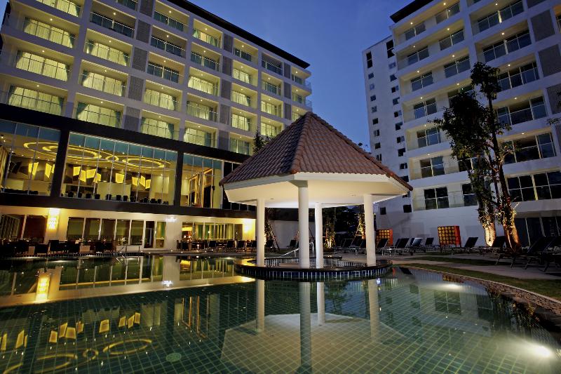 Centara Pattaya Hotel - Havuz